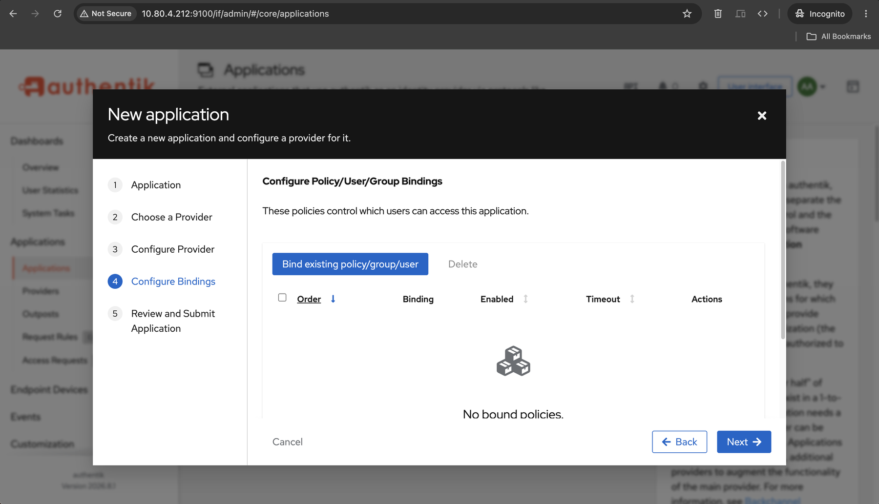 El paso Configure Bindings del asistente, vacío, indicando No bound policies
