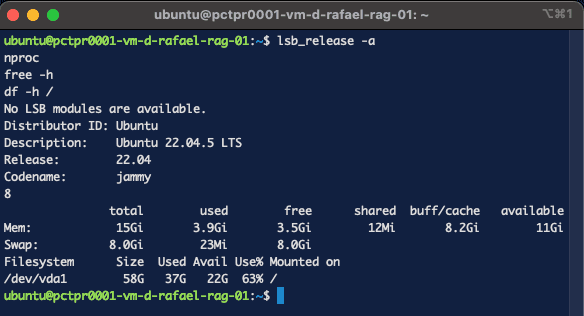 Terminal mostrando la versión del SO, CPU, RAM y disco